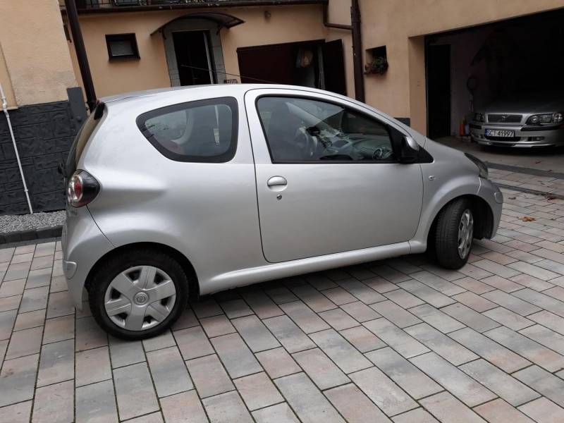 ox_sprzedam-toyota-aygo-10-2009r