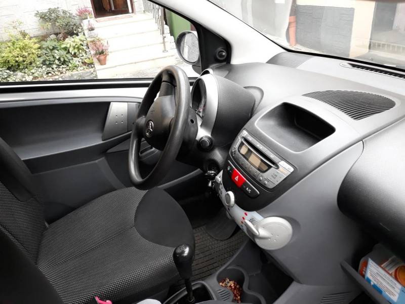 ox_sprzedam-toyota-aygo-10-2009r