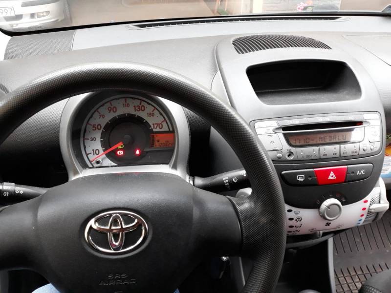 ox_sprzedam-toyota-aygo-10-2009r