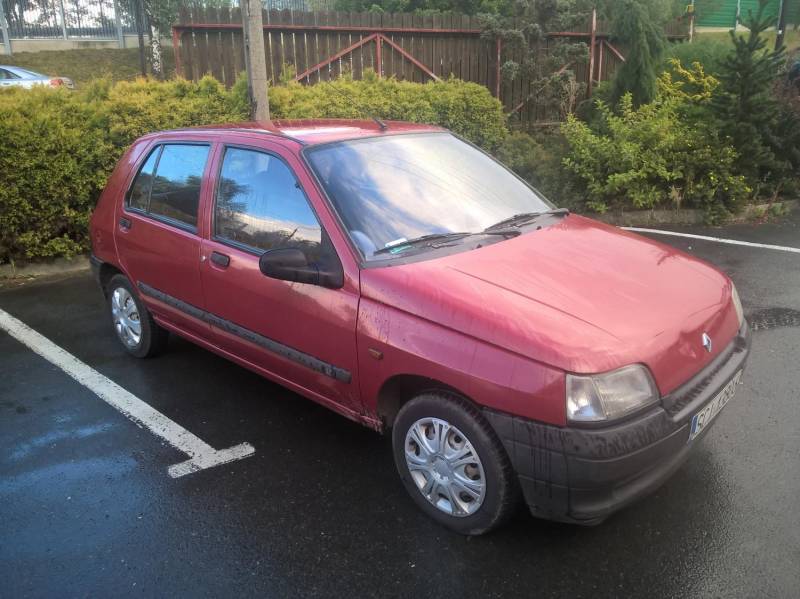 ox_renault-clio-12-benzyna-1-wlasciciel-od-nowosci