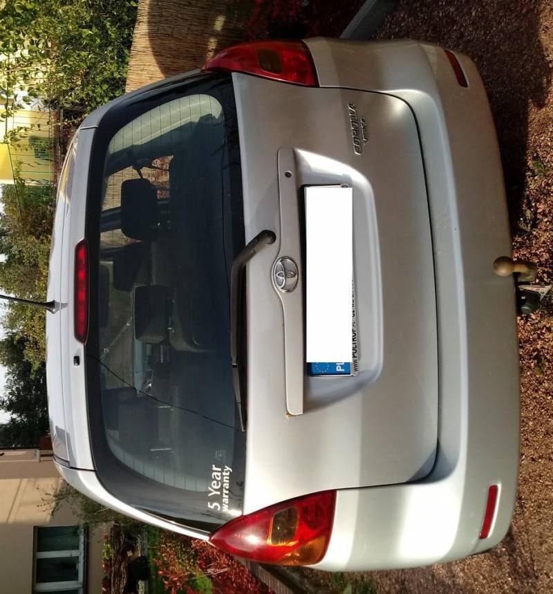 ox_toyota-corolla-verso-2004-2od-stan-idealny-ustron