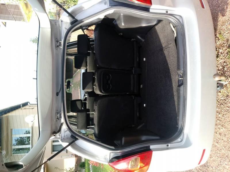ox_toyota-corolla-verso-2004-2od-stan-idealny-ustron