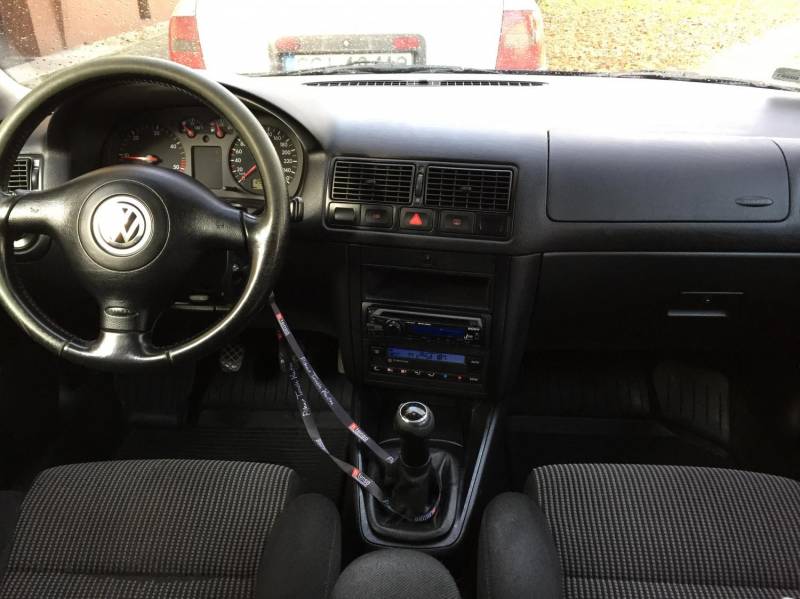 ox_sprzedam-volkswagen-golf-4-19-tdi-rok-2000
