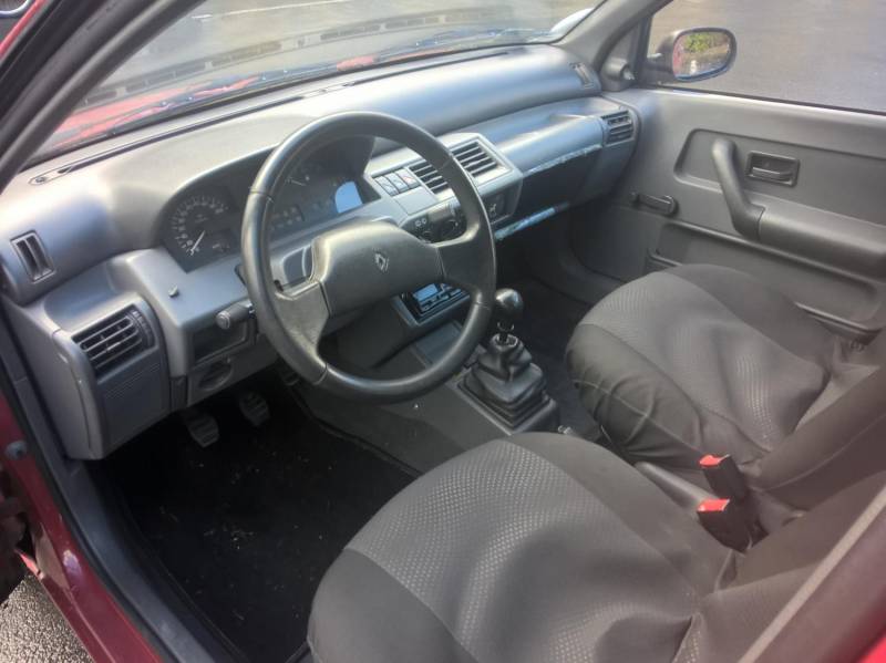 ox_renault-clio-12-benzyna-1-wlasciciel-od-nowosci