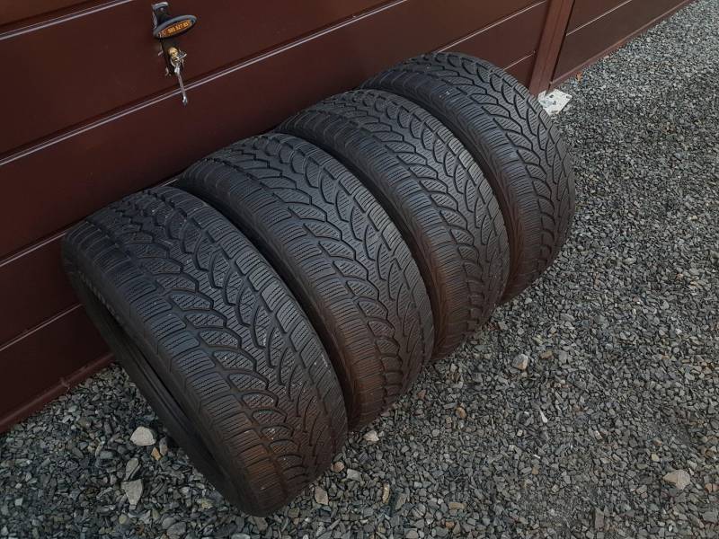 ox_opony-zimowe-bridgestone-2255516-komplet