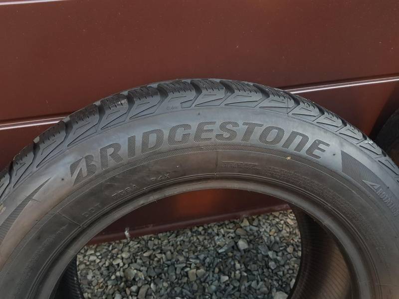 ox_opony-zimowe-bridgestone-2255516-komplet