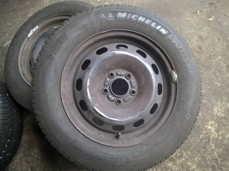 ox_kola-ford-fokus-mk2-opony-wielosezonowe-michelin