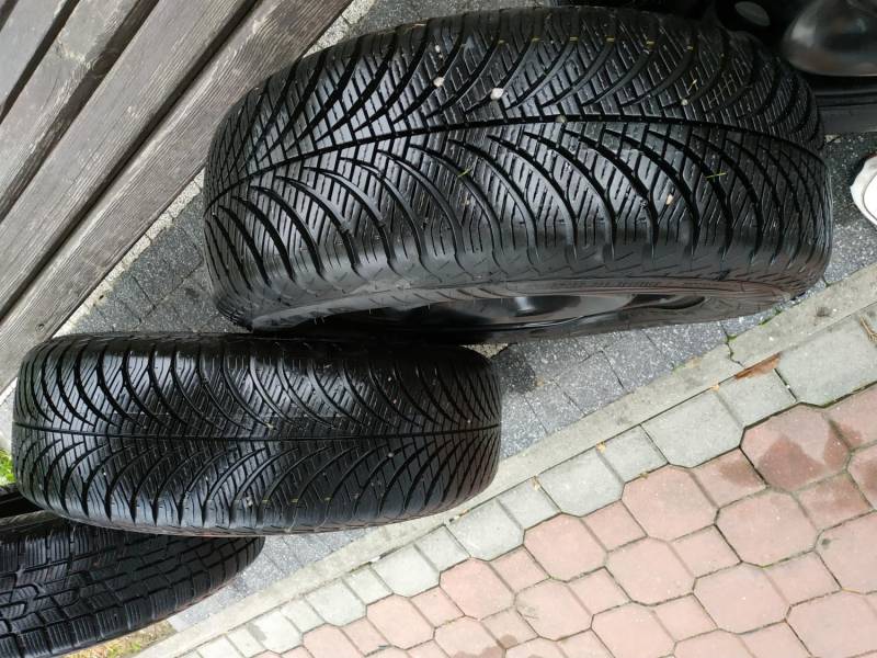 ox_opony-zimowe-z-felgami-1956515-goodyear