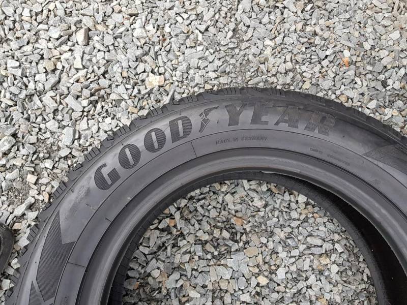 ox_opony-zimowe-goodyear-utragrip-2056016-r16