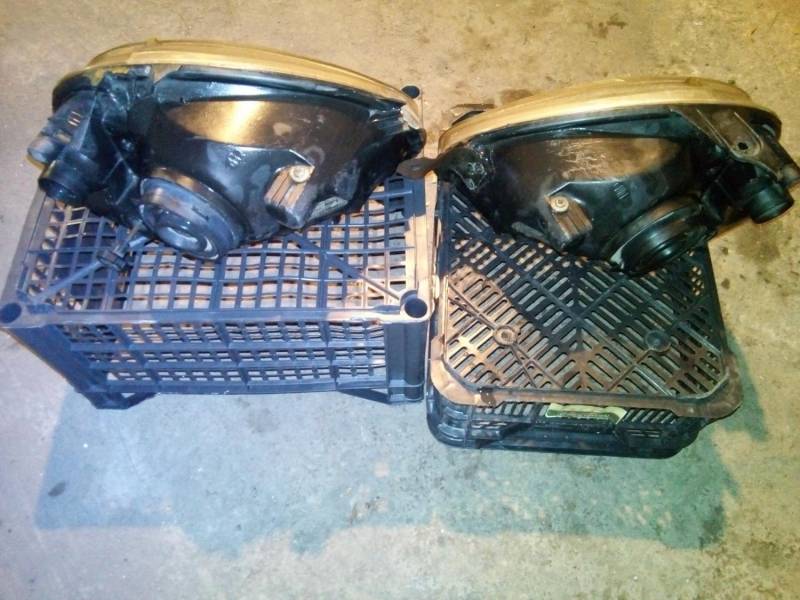 ox_reflektor-lewy-i-prawy-lampa-przednia-opel-corsa-b