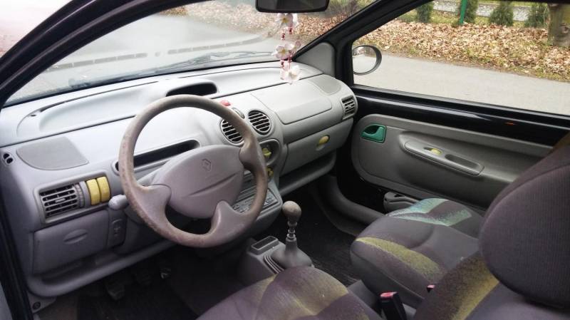 ox_renault-twingo-2000-12-benzyna
