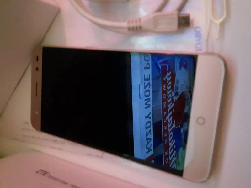 ox_telefon-zte-blade-v7-lite