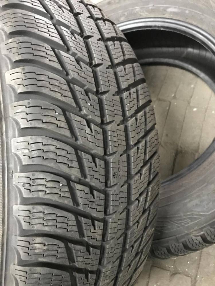 ox_opony-zimowe-nokian-23560-r18-suv-3
