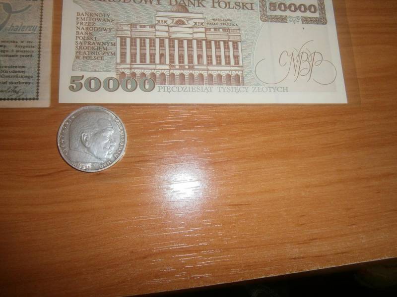 ox_banknoty-moneta