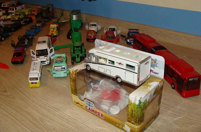 ox_super-zestaw-okolo-60-ciu-samochodzikow-za-jedyne-50-zl