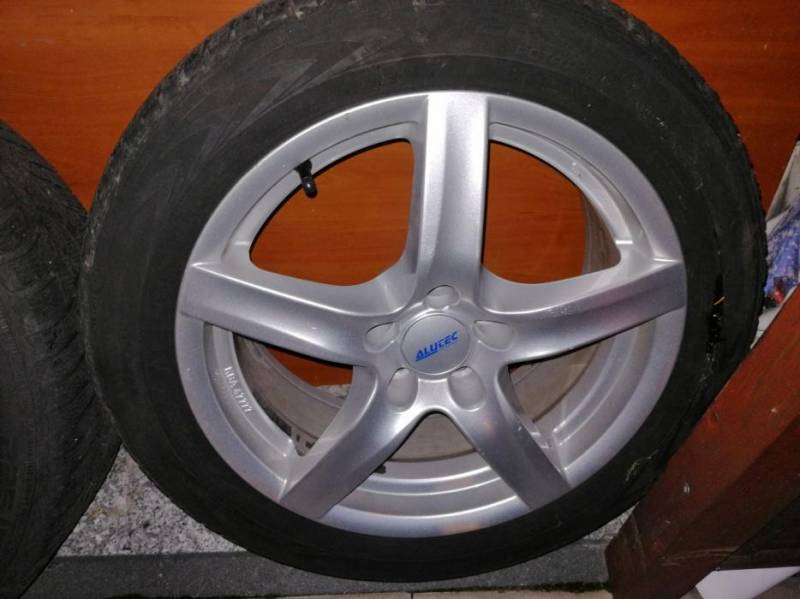 ox_alu-felgi-z-oponami-zimowymi-nokian-22550-r17-5x1143-renault-nissan