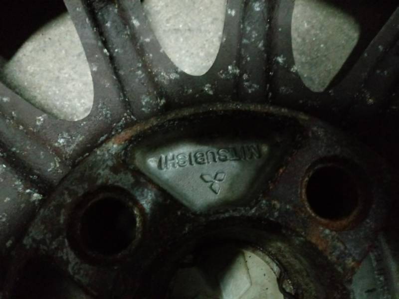 ox_uzywane-felgi-z-oponami-oryginalne-mitsubischi-4x1143-67mm