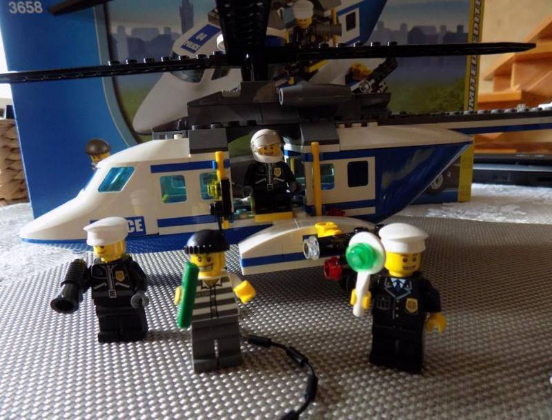 ox_lego-city-3658-helikopter-policyjny