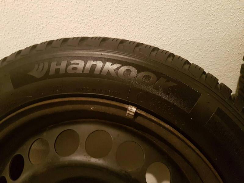 ox_komplet-kol-zimowych-hankook-17560r15-4x7mm-dot2716-i-linglong-0412