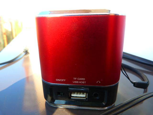 ox_maly-glosnik-bezprzewodowy-na-usb-radio