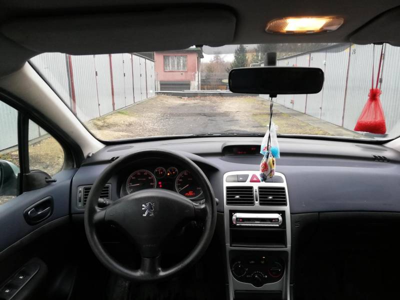 ox_peugeot-307-14-gaz-2003r