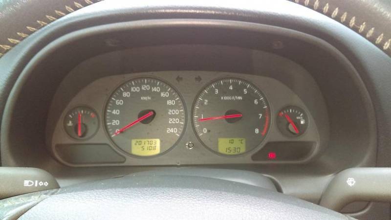 ox_volvo-s40-20023-16b-szwajcar-oplacony-bdb-stan