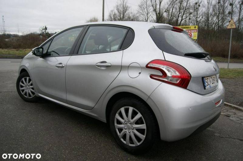 ox_sprzedam-peugeot-208-14-hdi-88-km-salon-polska