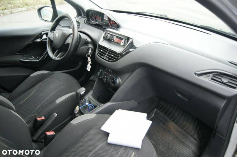 ox_sprzedam-peugeot-208-14-hdi-88-km-salon-polska