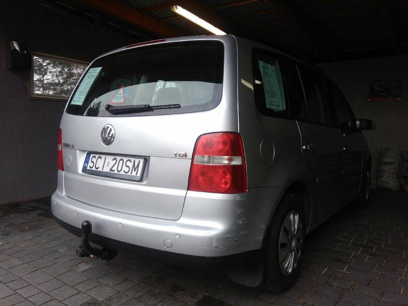 ox_vw-touran-19-tdi-105km-2004r-1wlasciciel-krajowy-7osobowy