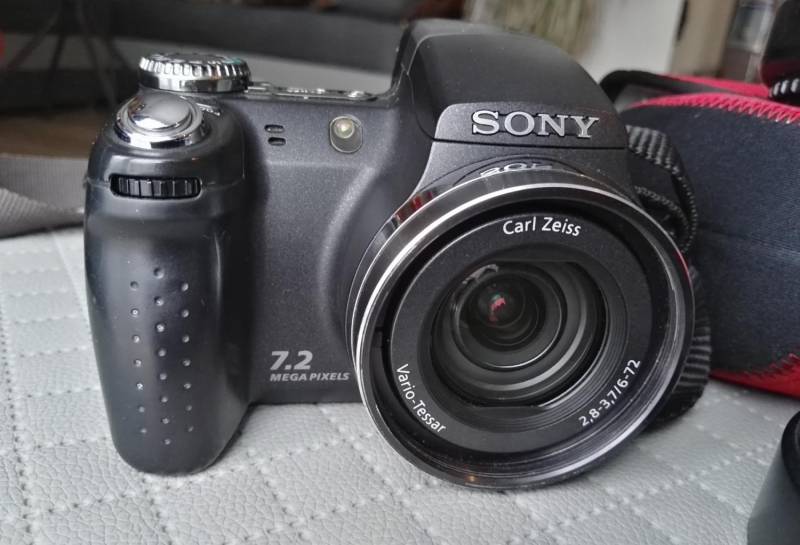 ox_aparat-sony-dsc-h5-futeral-filtr-kolowy-karta-memory-stick-2gb
