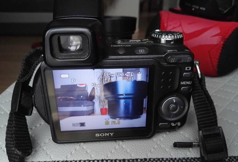 ox_aparat-sony-dsc-h5-futeral-filtr-kolowy-karta-memory-stick-2gb