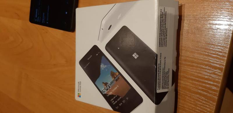 ox_microsoft-lumia-550