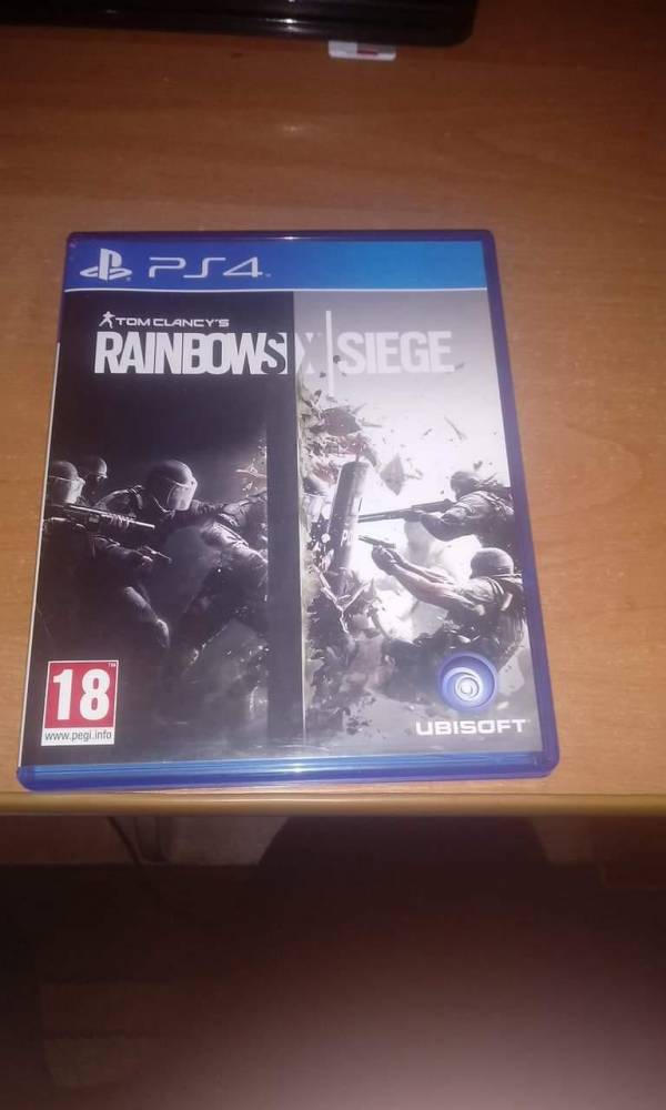 ox_sprzedam-konsole-sony-ps4-500-gb-slim-z-4-grami
