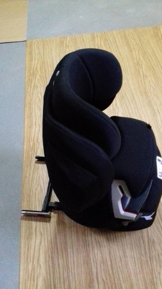 ox_fotelik-samochodowy-cybex-juno-fix-9-18-kg-czarny