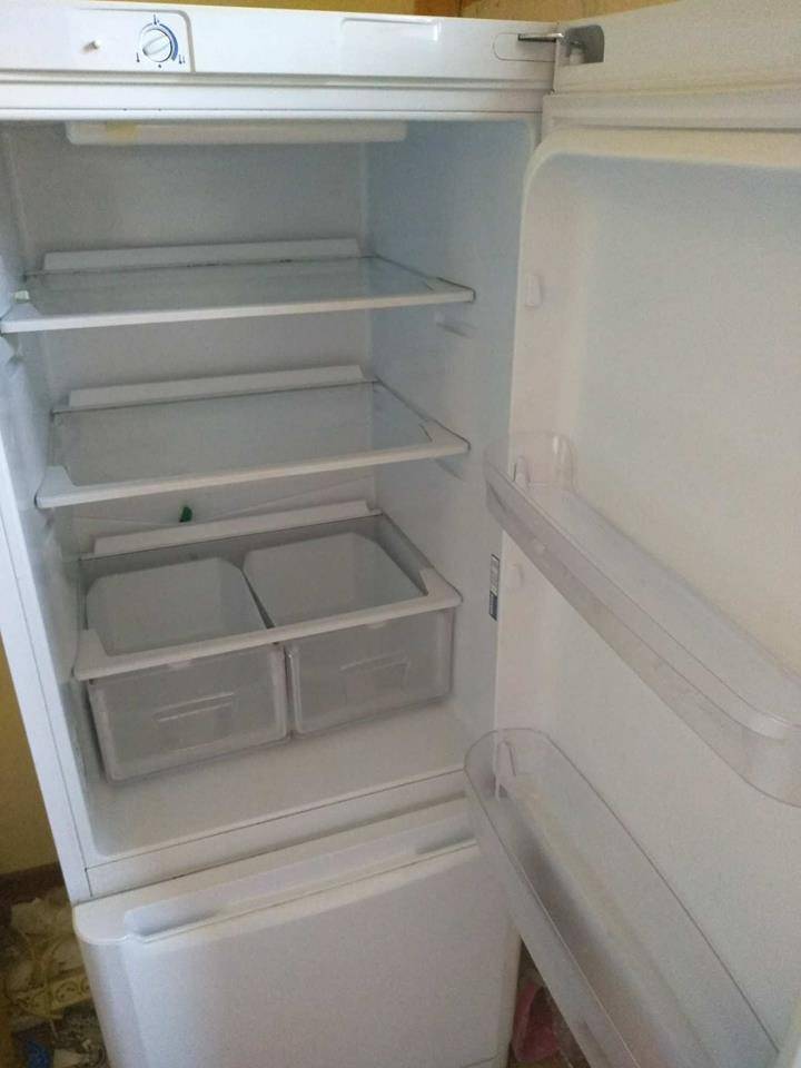 ox_lodowka-lustro-z-szafka-umywalka-cersanit-stolik-kawowy-ikea