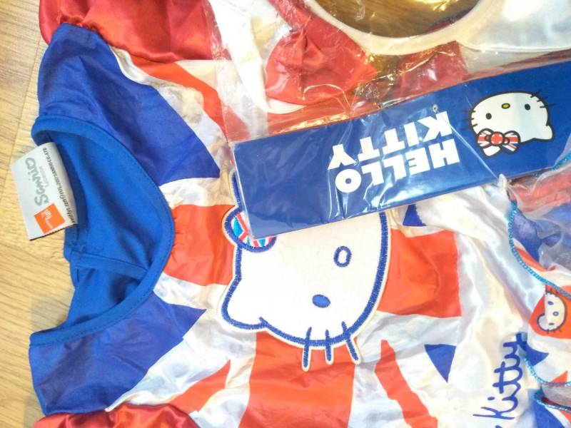 ox_fajny-stroj-karnawalowy-balowy-sukienka-hello-kitty-nowy