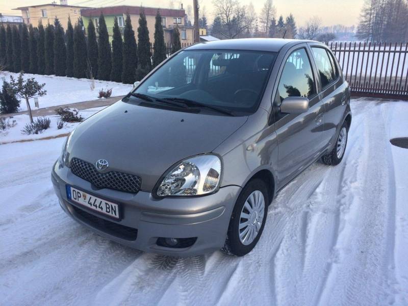 ox_toyota-yaris-10-benzyna-klima-2005