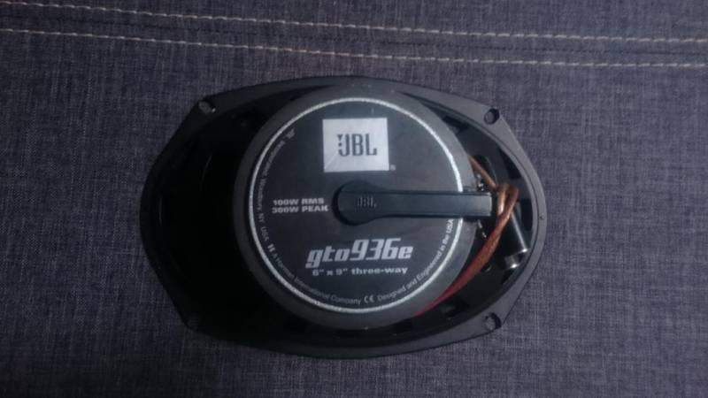 ox_glosniki-3-drozne-jbl-model-gto-936e