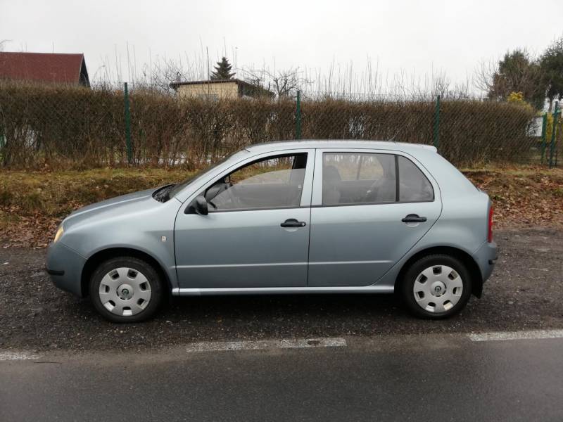 ox_skoda-fabia-14-mpi-2003rwspomaganie152tys-km