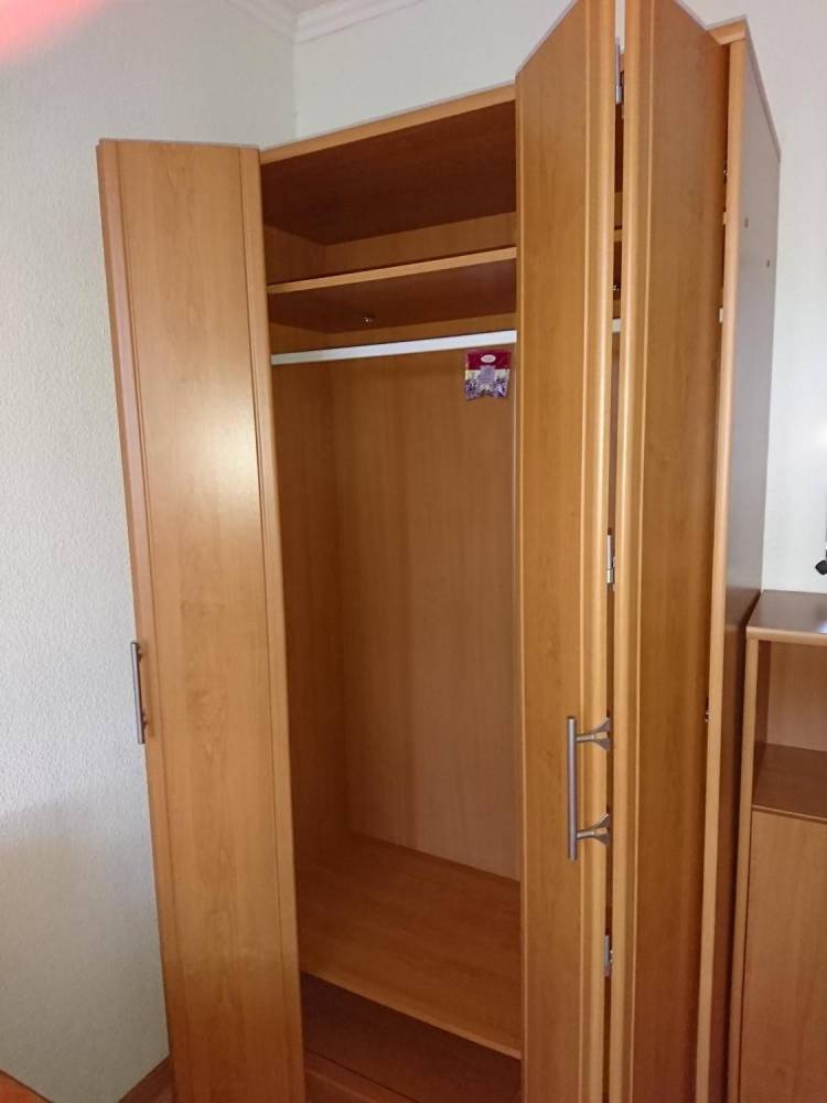 ox_oddam-szafe-i-dwa-lozka