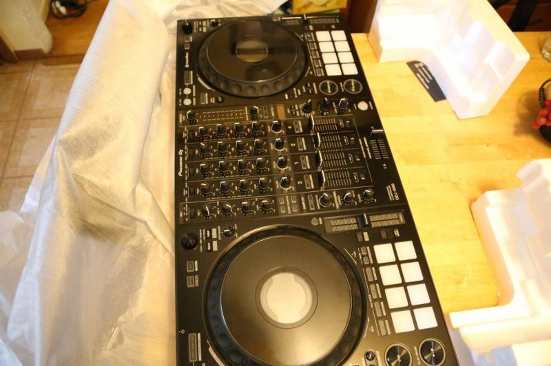 ox_till-salu-brand-new-pioneer-dj-ddj-1000-4-kanalig-professionell-dj-controller