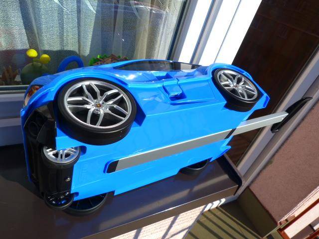 ox_walizka-auto-niebieskie-na-gumowych-kolachgratis-jezdzik-auto-z-mojego-ogloszenia