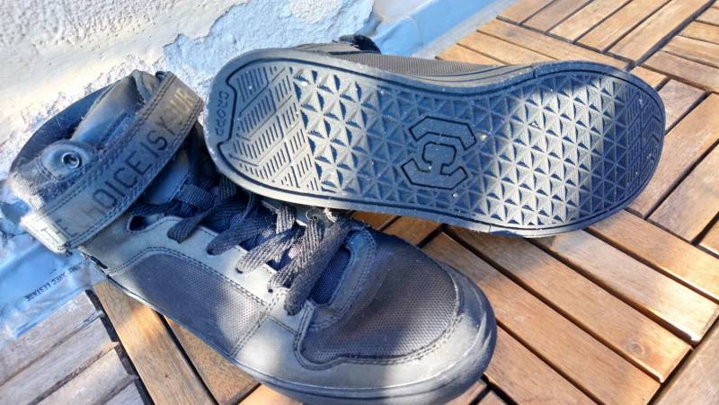ox_cropp-buty-sportowe