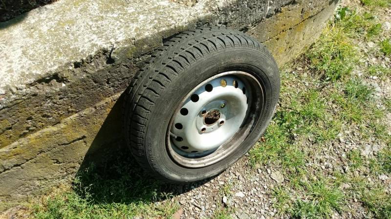 ox_opony-letnie-debica-passio-z-felgami-15570-r13-4x100-rezerwa-gratis