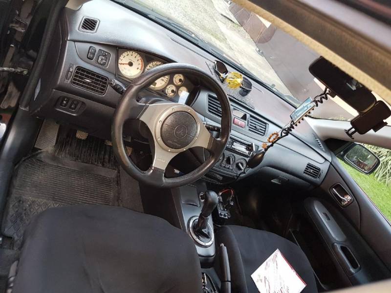 ox_mitsubishi-lancer-polecam