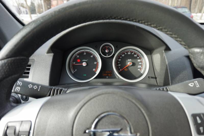 ox_opel-astra-h-2006-19-cdti-150km-wersja-cosmo