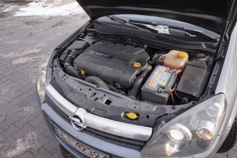 ox_opel-astra-h-2006-19-cdti-150km-wersja-cosmo