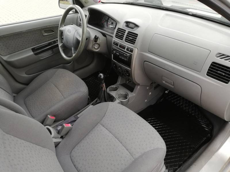 ox_okazja-fajny-kia-rio-15-benzyna-2004-rok-lift-klima