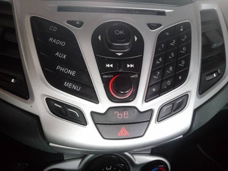 ox_ford-fiesta-mk7-2012r-klimatyzacja-bluetooth-lpg-gaz