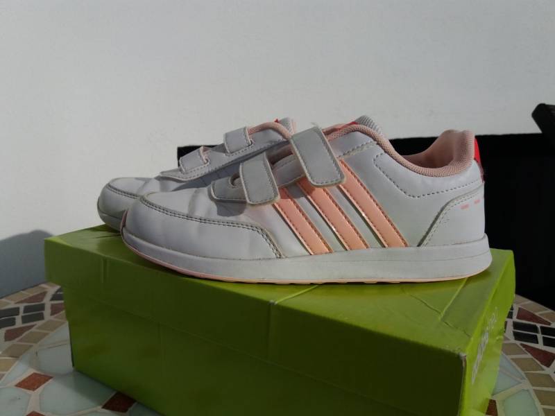 ox_adidas-neo-rozm33-dla-dziewczynki-uzywane